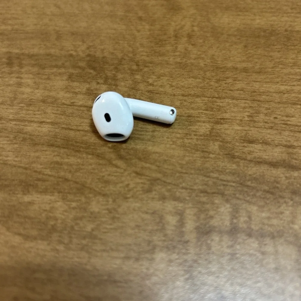 Apple AirPods 4th Gen RIGHT SIDE ONLY OEM Replacement AirPod 4 No Case A3050